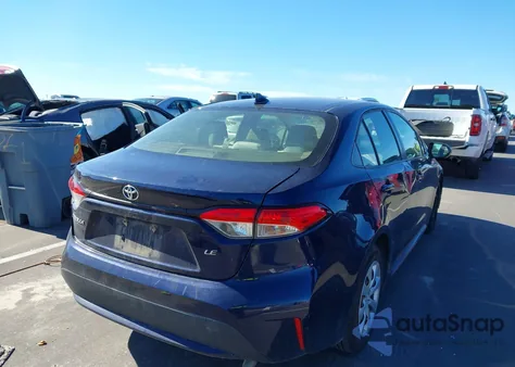 2021 Toyota Corolla Le z USA, uszkodzony, nr VIN JTDEPMAE5MJ154366